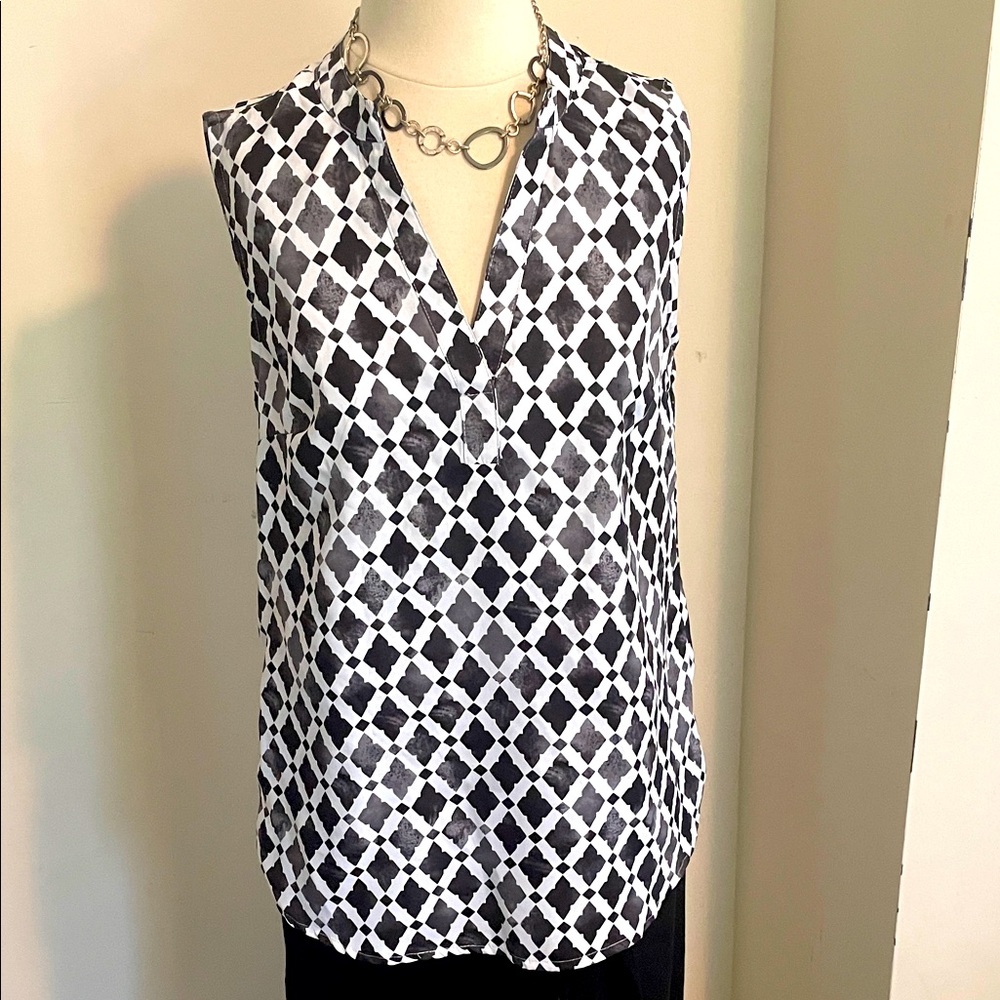 Mud Pie Monochrome Geometric Sleeveless Blouse size small
